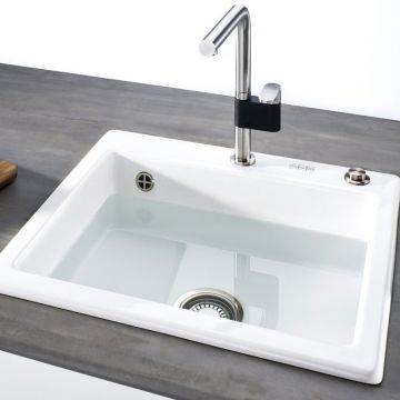 Keittiöallas Franke Mythos MTK 610-58, jossa on polarvalkoinen painonappikytkin