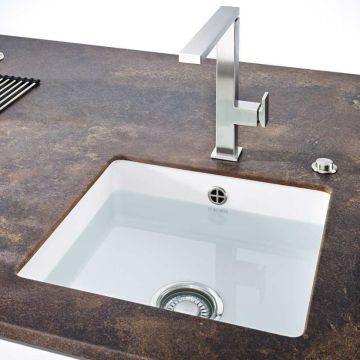 Keittiöallas Franke Kubus KBK 110-40, jossa on polarvalkoinen painonappikytkin