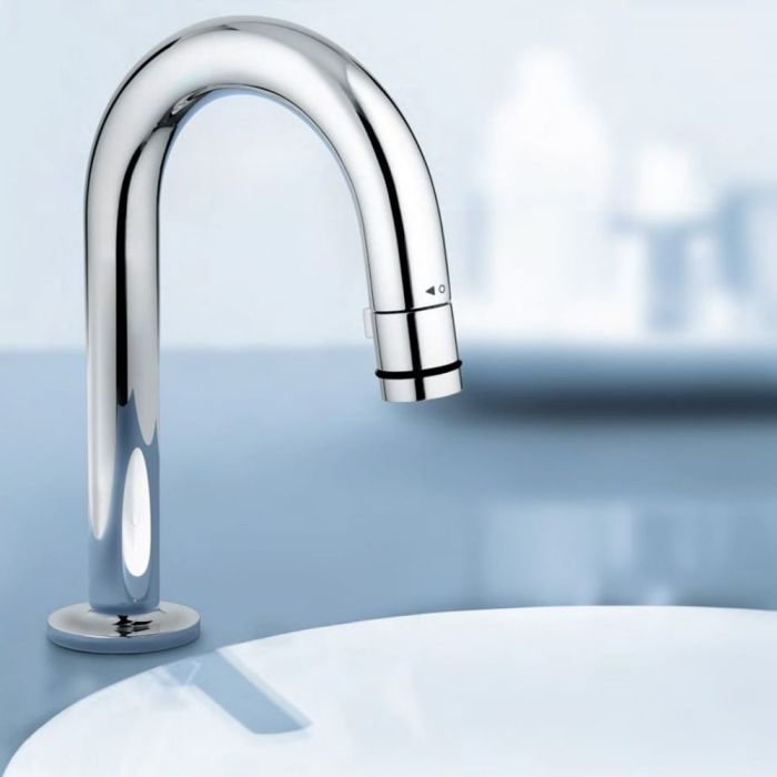 Pesuallashana Grohe Universal Pillar Tap - Outlet Diil