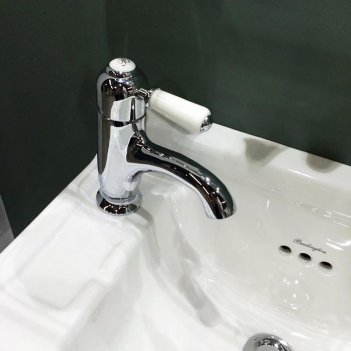 Pesuallashana Burlington, jossa on Chelsean pohjaventtiili