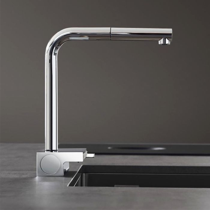 Keittiöhana Hansgrohe Aquno Select M81 250 kromi, jossa on ulosvedettävä käsisuihku