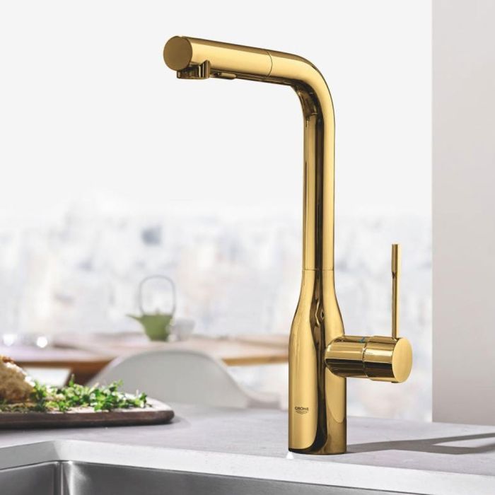 Keittiöhana Grohe Essence Cool Sunrise, jossa on ulosvedettävä käsisuihku