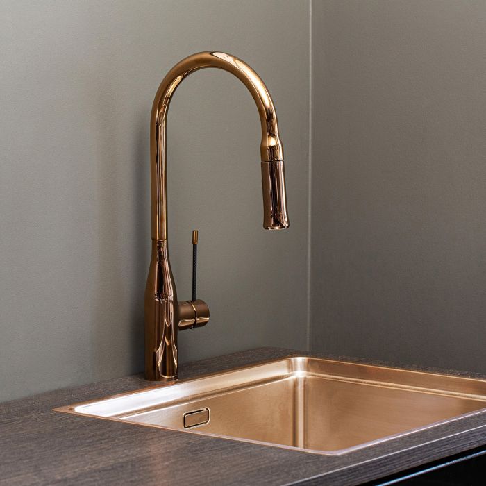 Keittiöhana Blue Star Torino 670 ruusukulta, jossa on ulosvedettävä käsisuihku